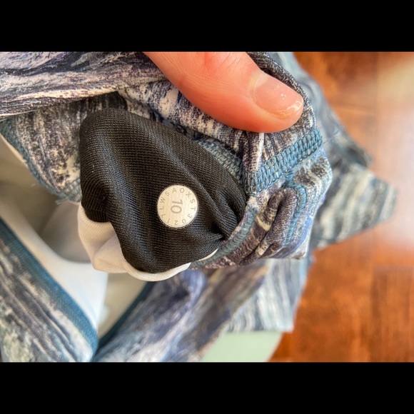 Blue & Gray Patterned Lululemon Wunder Under Hi-Rise 25 inch Leggings Size 10 - Picture 7 of 8